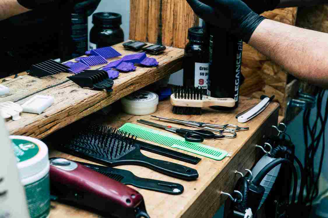 Peralatan barbershop