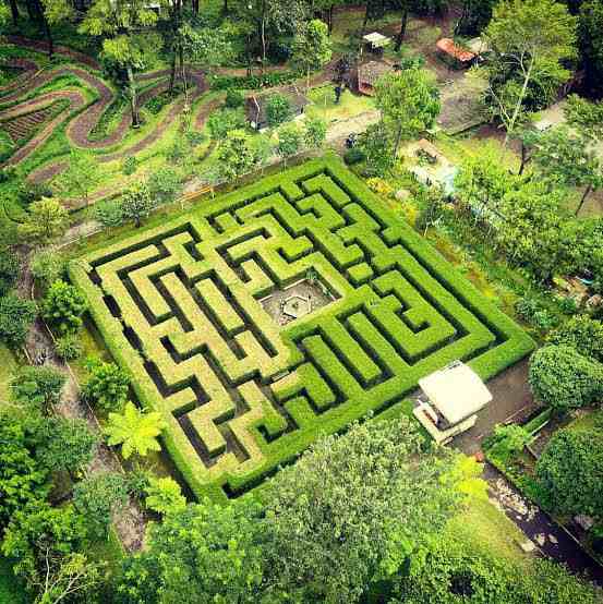 Wisata Malang Taman Labirin Coban Rondo