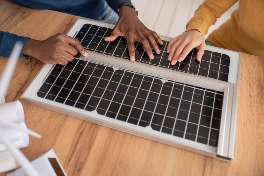 Pasang Panel Surya di Rumah